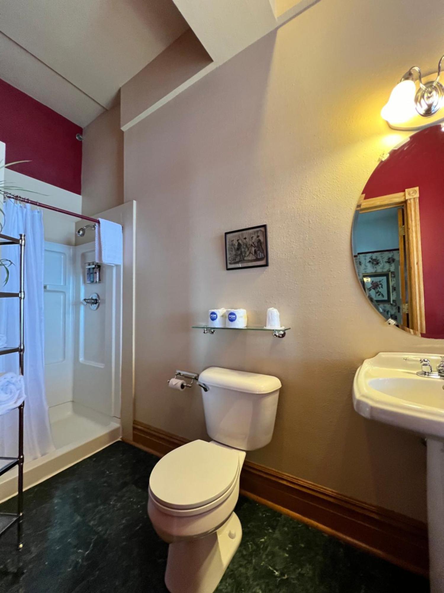 Hotel St Nicholas كريبل كريك المظهر الخارجي الصورة